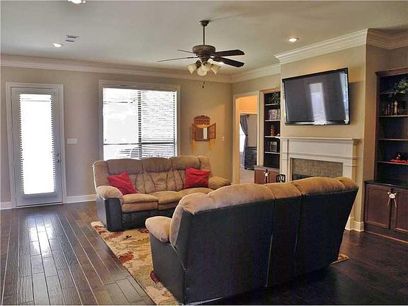5th image of 228 Triangle Park St