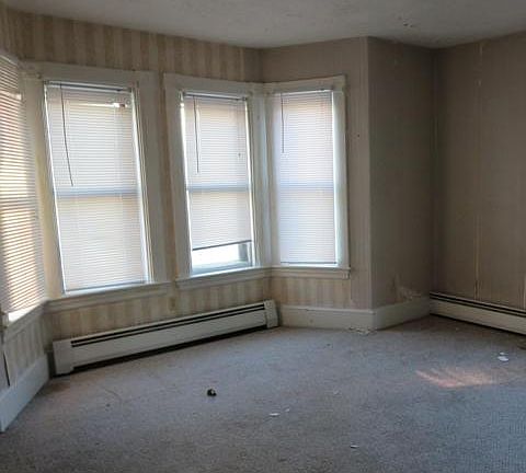 4th image of 140 Greenwood St
