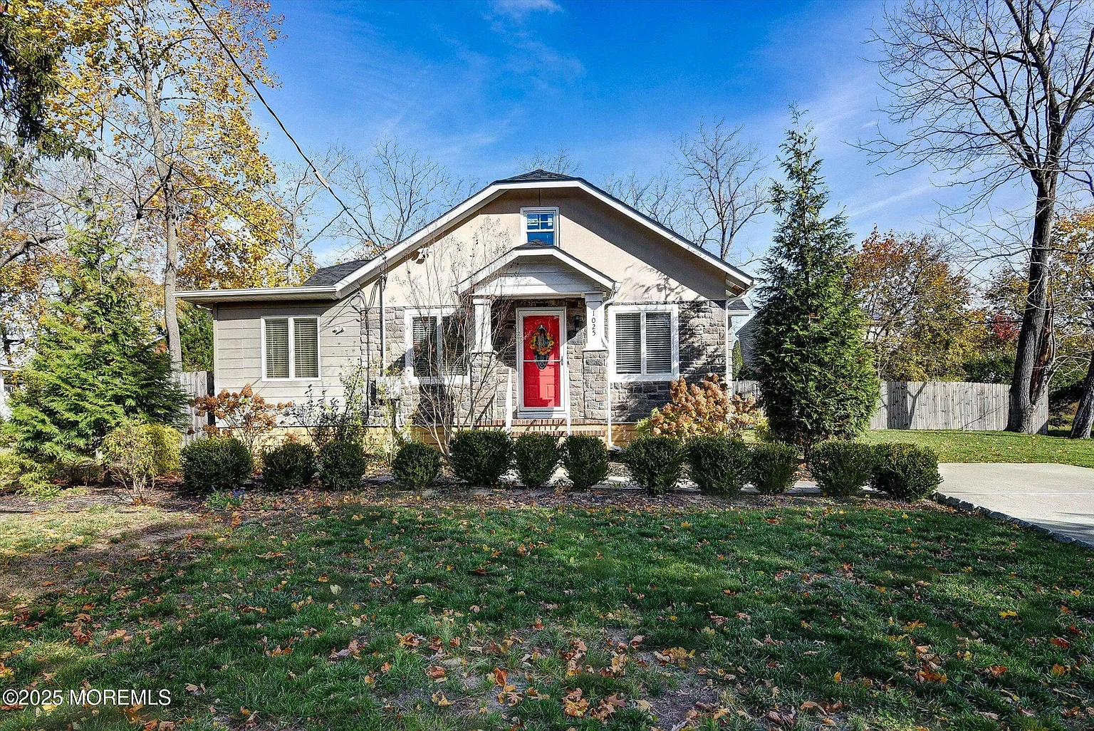 1025 Lakewood Road photo 1