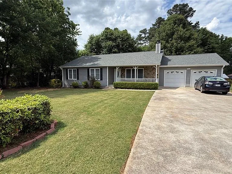 6683 Homestead Rd — Photo 1