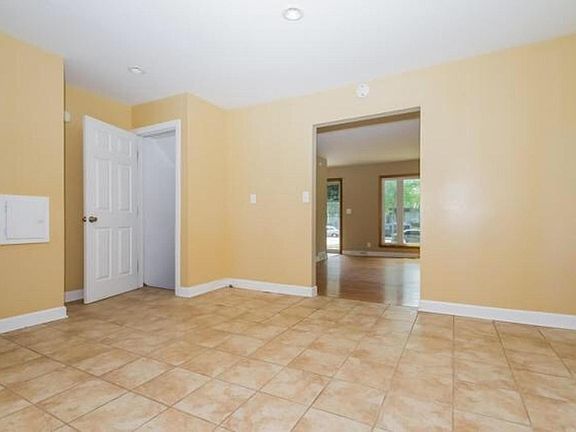 4th image of 1508 W Edgerton Ave #2