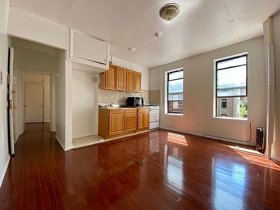 2nd image of 540 Manhattan Ave #3S
