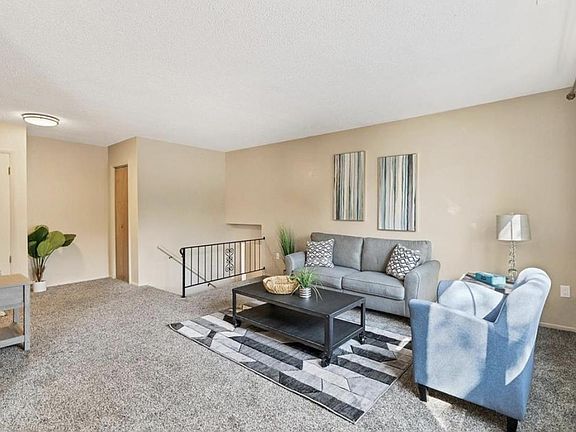 3rd image of 18 Douglas Ln