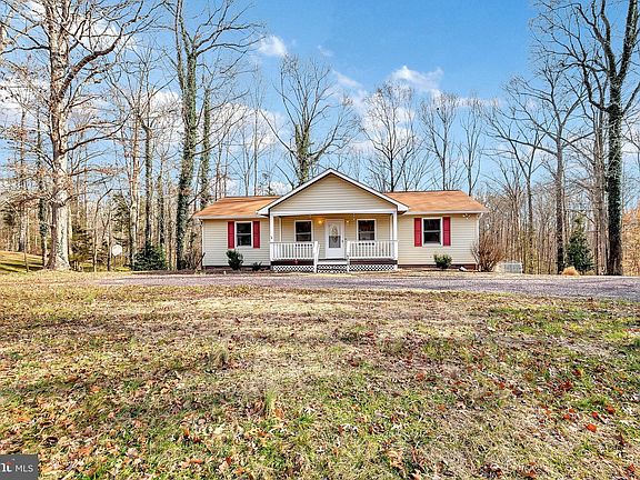 3rd image of 5218 Wyndemere Cir