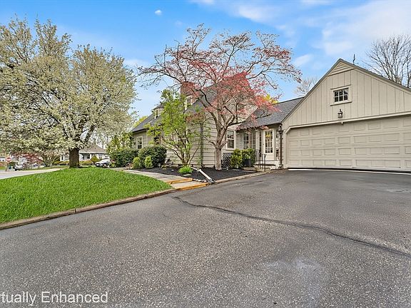 2nd image of 199 Hawthorn Rd