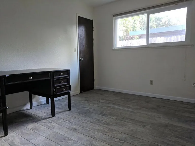 806 Arthur St — Photo 7