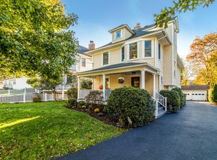 30 Suburban Ave, Cos Cob, CT 06807