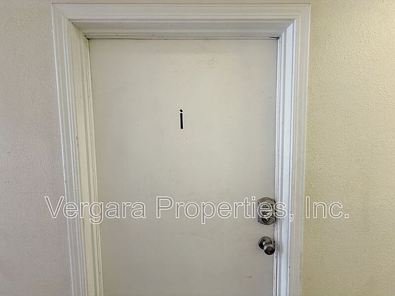 3rd image of 921 Sartori Ave APT I