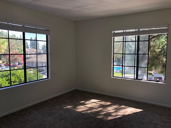 5th image of 14990 Avenida Venusto Unit 42
