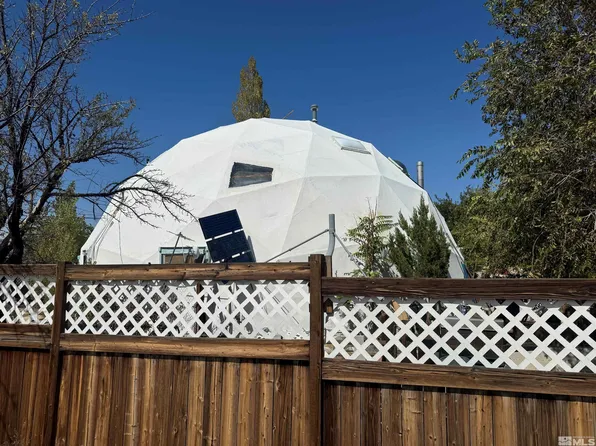 1019 E 1st St, Hawthorne, NV 89415