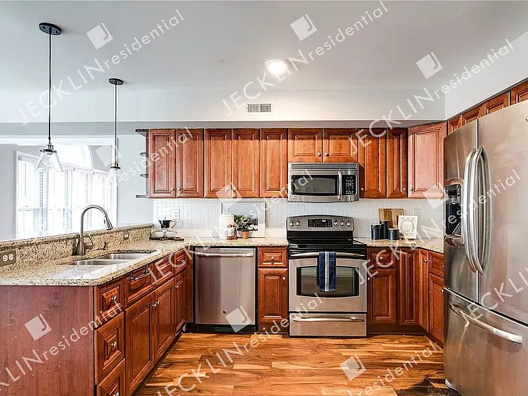 4670 Rollingwood Ln — Photo 17