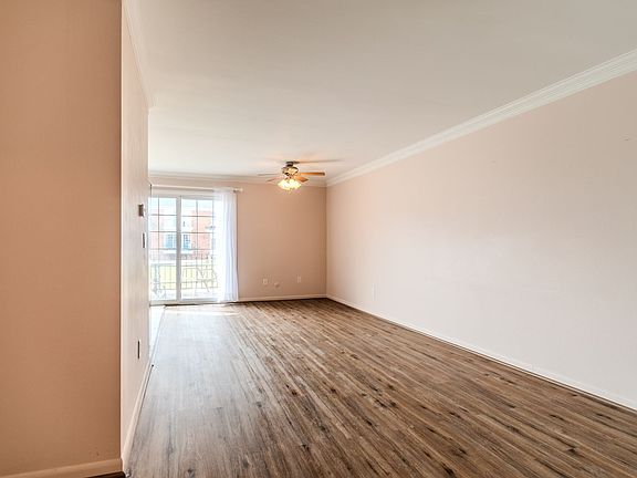 2nd image of 474 Fox Hills Dr N APT 2