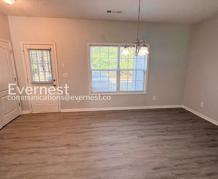 8643 Thomas Ln — Photo 7