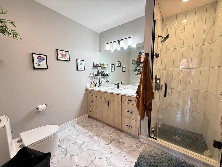 1701 W Division St #3E — Photo 11