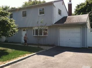 698 Old Town Rd, Port Jefferson Station, NY 11776