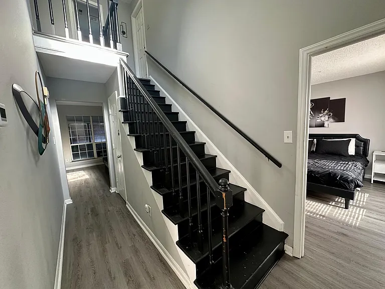 9501 Pondside Ln — Photo 7
