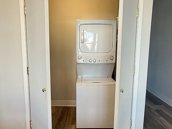 3rd image of 113 E 3rd St APT 202