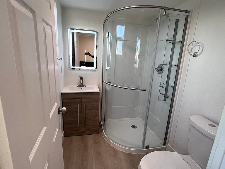 1224 W 37th Pl — Photo 126