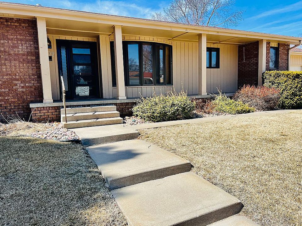 1st image of 802 Sun Valley Dr