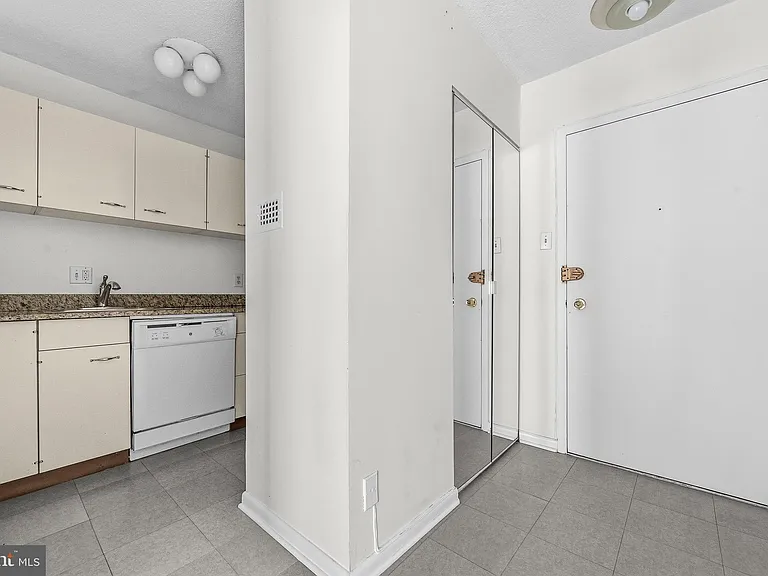 1800 R St NW #604 — Photo 10