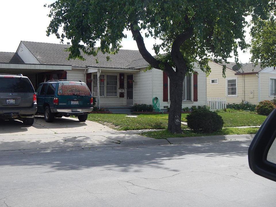 2nd image of 526 Towt St