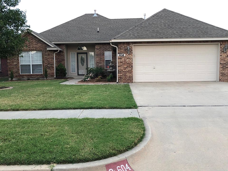 1st image of 604 SW 162nd St