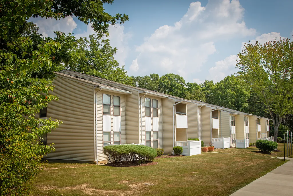 Hunter's Run Apartments — Photo 2