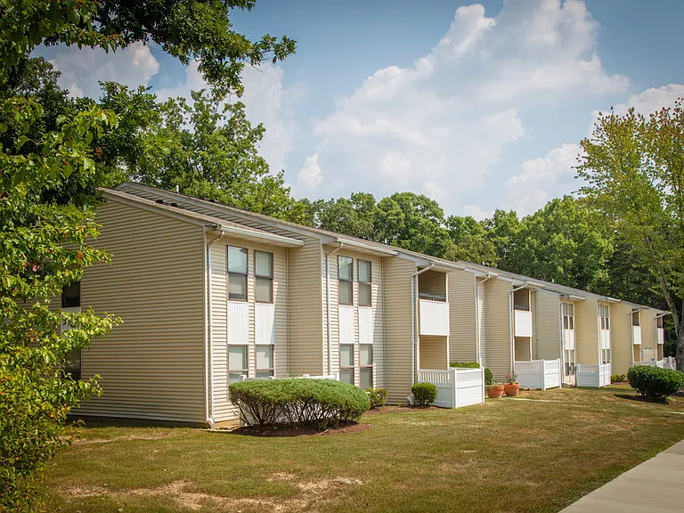 Hunter's Run Apartments — Photo 2