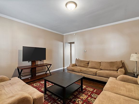 4th image of 1611 Marshall Street