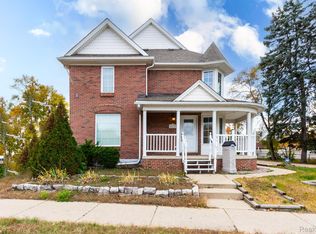 4828 S Wayne Rd, Wayne, MI 48184