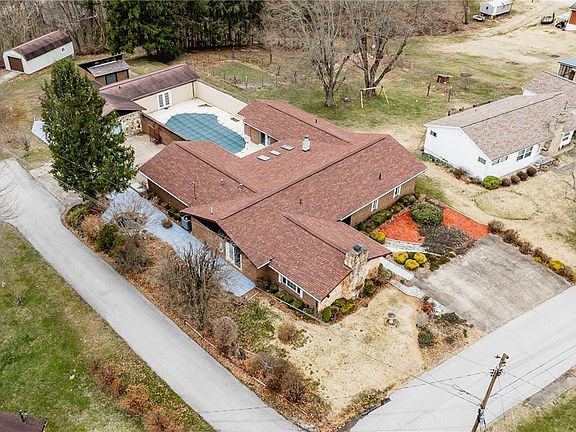 3rd image of 281 Meadow Ln