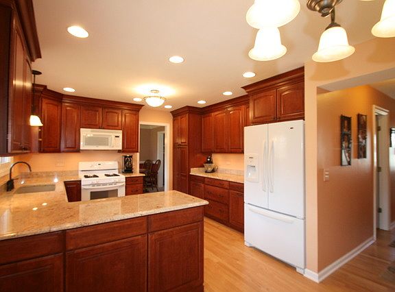 5th image of 1135 Dresden Dr