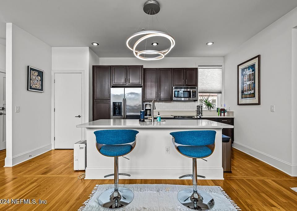 1st image of 2525 COLLEGE Street #1305
