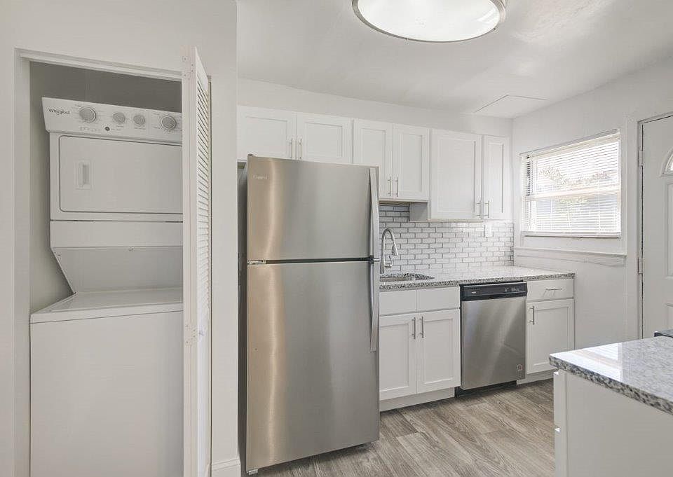 Elmwood Village Apartments and Townhomes 24 Mola Blvd Elmwood Park NJ