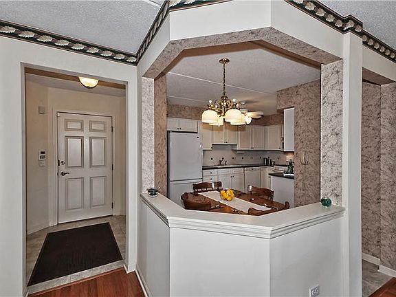 2nd image of 7011 W Touhy Ave