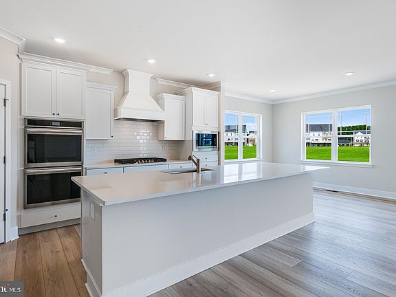 4th image of 34269 Graham Cir