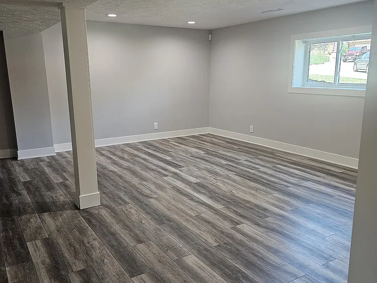 14465 Krug Cir — Photo 3