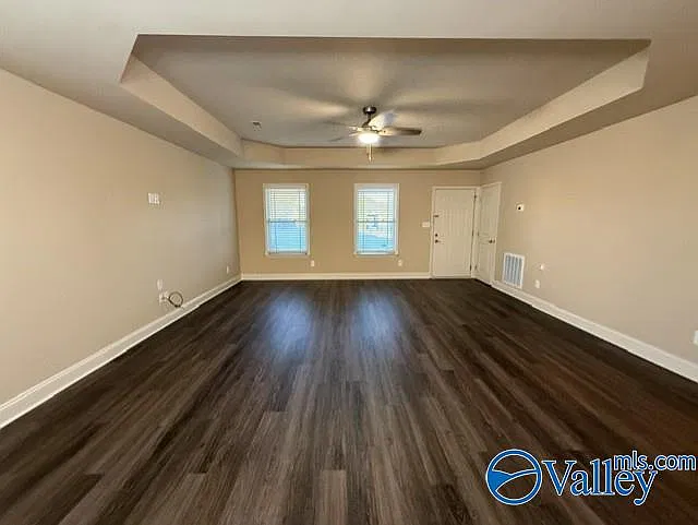 3 bed, 2.0 bath, 1388 sqft, $1,545 — Photo 4