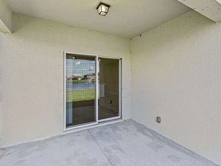 465 Sorrento Dr — Photo 33