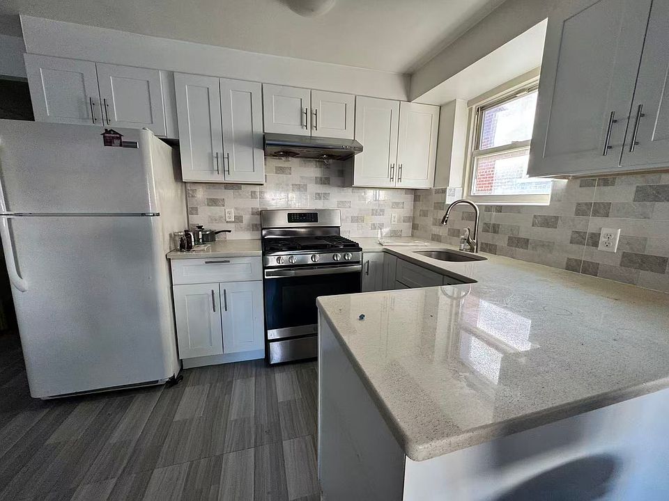 1st image of 1220 Fairfax Ave #1