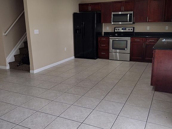 5th image of 971 SW 15th St