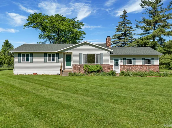 10014 Duffield Rd, Gaines, MI 48436