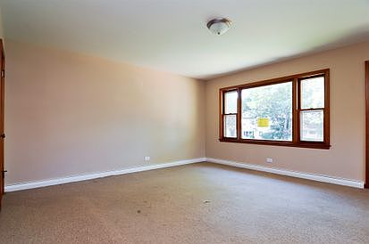 2nd image of 639 Meadow Ln