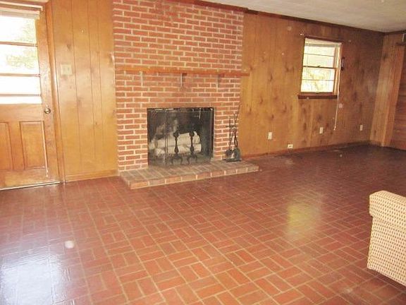 4th image of 309 Zandale Dr