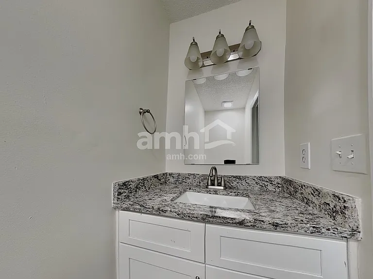 7548 Applecross Rd — Photo 20