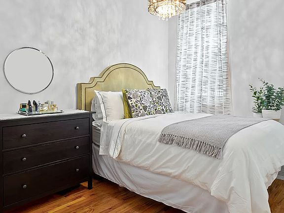 4th image of 579 Washington Ave APT 1C