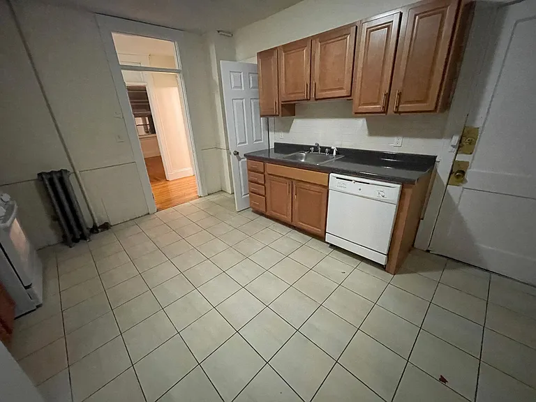 8 Barrows St #22 — Photo 5