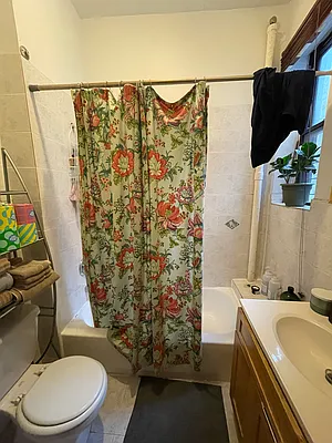 Rented by Yaffa Realty LLC | media 4