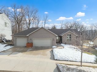 1120 Glendale Hills Dr NE, Rochester, MN 55906