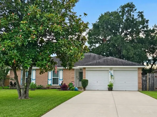 304 Cherry Ct, La Porte, TX 77571